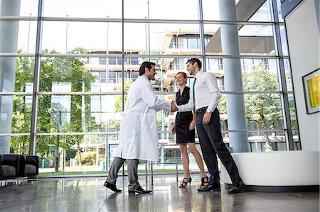 deal (handel) - Doctor and businessman shaking hands Stockbilder - Premium RF Lizenzfrei, Bildnummer: 649-06532615