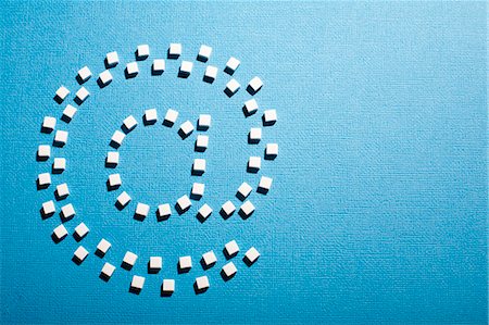 Sugar cubes in '@ shape Foto de stock - Sin royalties Premium, Código: 649-06532917