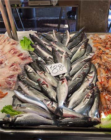 Fish for sale in market Photographie de stock - Premium Libres de Droits, Code: 649-06533209
