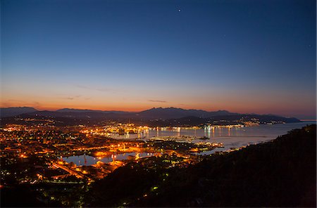 dawn - Aerial view of La Spezia and harbor Stock Photo - Premium Royalty-Free, Code: 649-06622303