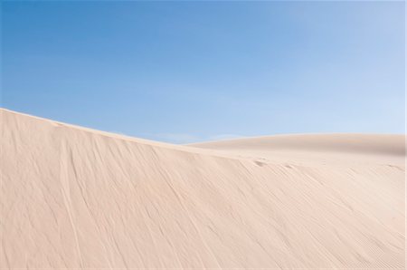 Sand dunes in desert landscape Foto de stock - Sin royalties Premium, Código: 649-06622625