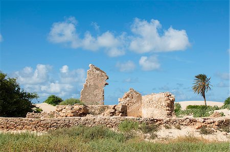 Stone ruins under blue sky Stock Photo - Premium Royalty-Free, Code: 649-06622620