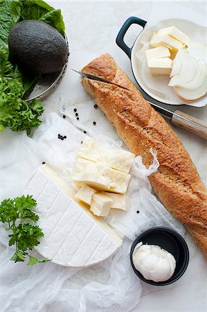 queso brie - Bread, cheese, garlic and butter Foto de stock - Sin royalties Premium, Código: 649-06622643