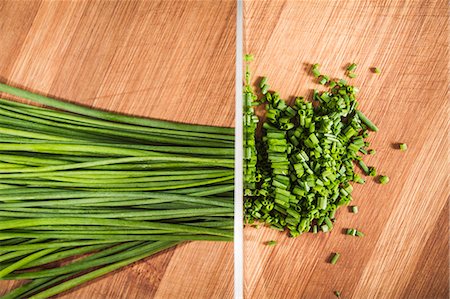 simsearch:6113-07565161,k - Diptych of whole and chopped chives Stock Photo - Premium Royalty-Free, Code: 649-06622952