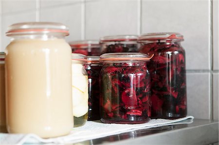 simsearch:649-06623037,k - Jars of preserves resting in kitchen Stock Photo - Premium Royalty-Free, Code: 649-06623037