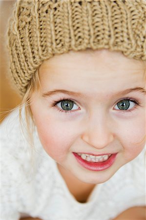 simsearch:649-06433353,k - Close up of girls smiling face Photographie de stock - Premium Libres de Droits, Code: 649-06716791