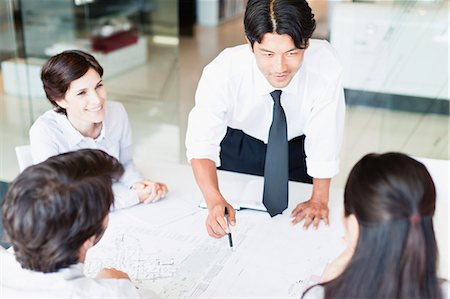 salle de réunion - Business people talking in meeting Photographie de stock - Premium Libres de Droits, Code: 649-06717081