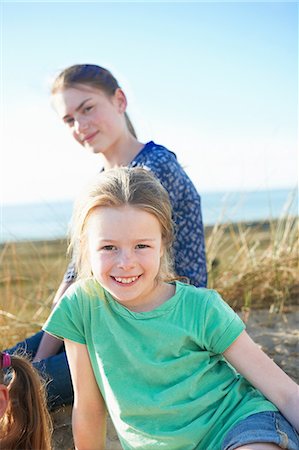 simsearch:649-06812033,k - Two girls on beach Stock Photo - Premium Royalty-Free, Code: 649-06812044