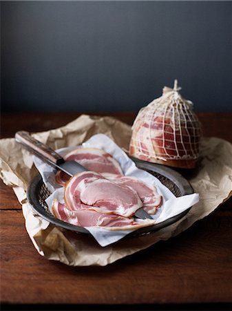 delicatessen - Slices of pancetta Stock Photo - Premium Royalty-Free, Code: 649-06812123