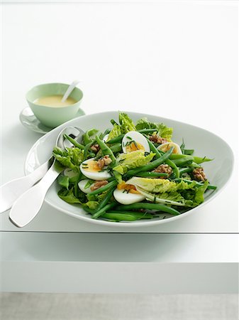 Green bean and walnut salad Stockbilder - Premium RF Lizenzfrei, Bildnummer: 649-06812205