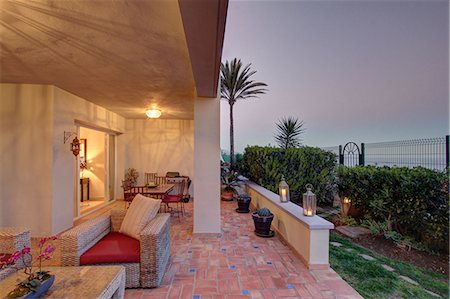simsearch:649-06829416,k - Outdoor terrace of luxury villa Foto de stock - Sin royalties Premium, Código: 649-06829417