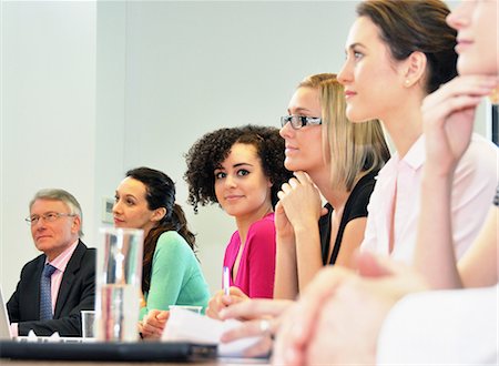 Office colleagues in meeting Foto de stock - Sin royalties Premium, Código: 649-06829682