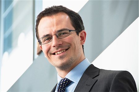 Portrait of male office worker wearing glasses Stockbilder - Premium RF Lizenzfrei, Bildnummer: 649-06829690
