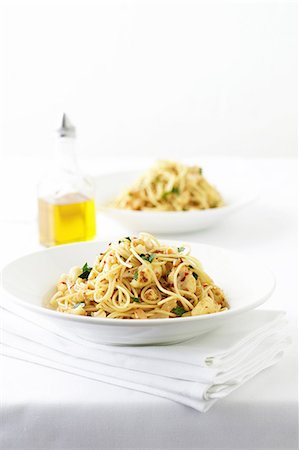 simsearch:649-06812133,k - Bowl of spaghetti Photographie de stock - Premium Libres de Droits, Code: 649-06830049