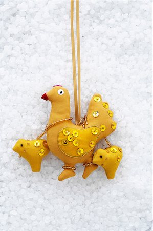 snow christmas nobody - Hen shaped christmas decoration Stock Photo - Premium Royalty-Free, Code: 649-06830064