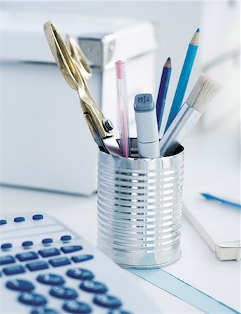 pen on desk - Tincan containing stationery items Stock Photo - Premium Royalty-Free, Code: 649-06830138