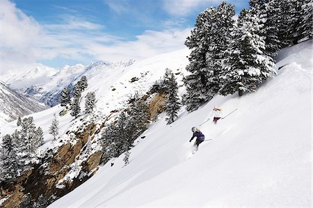 skieur (homme et femme) - Two women skiing Photographie de stock - Premium Libres de Droits, Code: 649-06844044