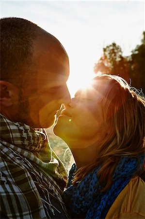 flare - Couple kissing Foto de stock - Sin royalties Premium, Código: 649-07064578