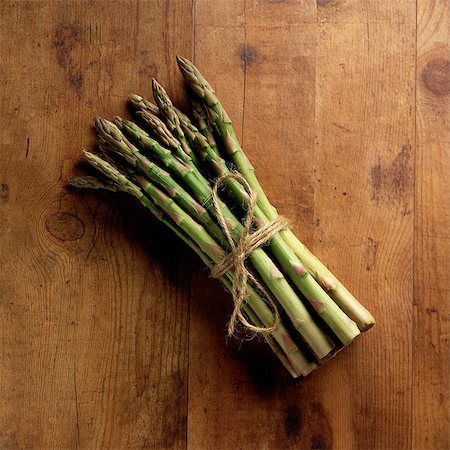 Bunch of asparagus Photographie de stock - Premium Libres de Droits, Code: 649-07064952