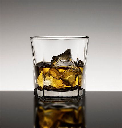 Whisky with ice Stock Photo - Premium Royalty-Free, Code: 649-07064969