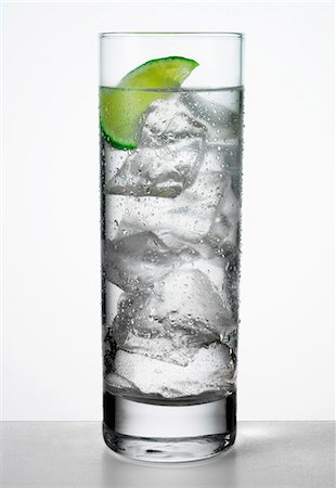 simsearch:649-07065043,k - Glass of Vodka lime Photographie de stock - Premium Libres de Droits, Code: 649-07065072