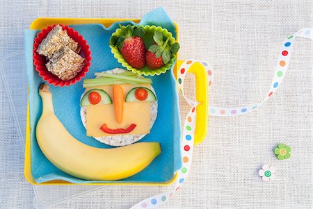 face expression happy - Healthy food products made into smiley face Stock Photo - Premium Royalty-Free, Code: 649-07063183