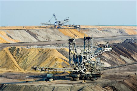 Opencast brown coal mining, Juchen, Germany Photographie de stock - Premium Libres de Droits, Code: 649-07063466