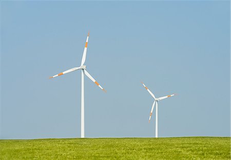 Two wind turbines, Selfkant, Germany Fotografie stock - Premium Royalty-Free, Codice: 649-07063472