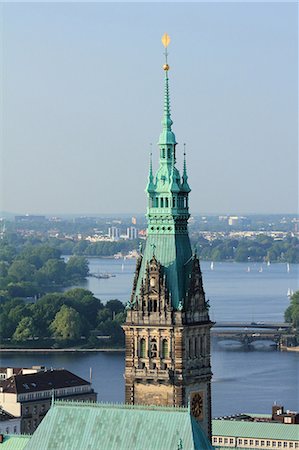 Elevated view of City Hall and Lake Alster, Hamburg, Germany Foto de stock - Sin royalties Premium, Código: 649-07063511