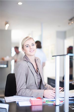 reception - Portrait of hospital receptionist Foto de stock - Sin royalties Premium, Código: 649-07063871