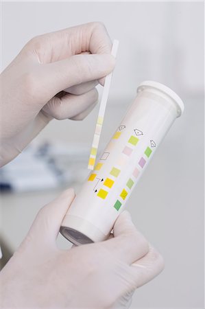 research and development lab - Technician testing urine sample Stock Photo - Premium Royalty-Free, Code: 649-07118803