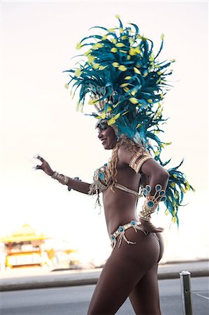 Samba dancer in motion, Ipanema Beach, Rio De Janeiro, Brazil Stockbilder - Premium RF Lizenzfrei, Bildnummer: 649-07119513