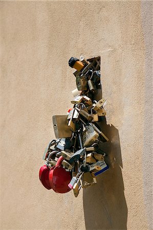 Love locks, Florence, Tuscany, Italy Foto de stock - Sin royalties Premium, Código: 649-07238575