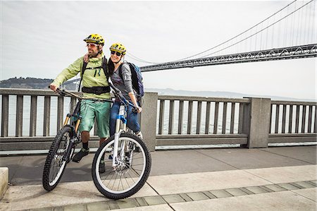 distracción - Cyclists on Bay Bridge, San Francisco Photographie de stock - Premium Libres de Droits, Code: 649-07238691