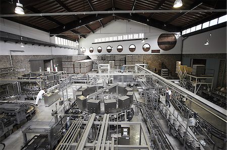 Machinery in a brewery Foto de stock - Sin royalties Premium, Código: 649-07238728