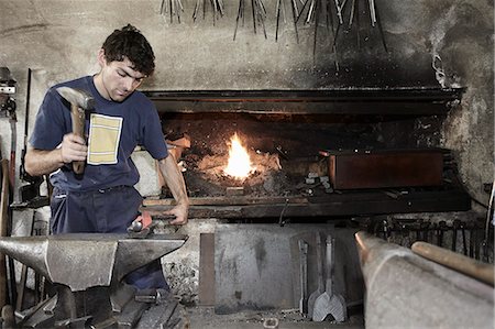 Blacksmith at work Photographie de stock - Premium Libres de Droits, Code: 649-07238723