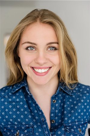 portrait girl smiling - Girl posing for camera Stock Photo - Premium Royalty-Free, Code: 649-07238838