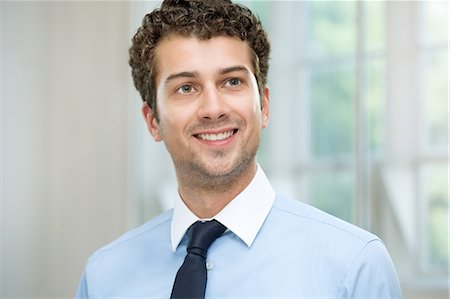 Portrait of young man Photographie de stock - Premium Libres de Droits, Code: 649-07238897