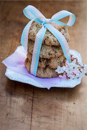 Still life with stack of cookies Photographie de stock - Premium Libres de Droits, Code: 649-07239320