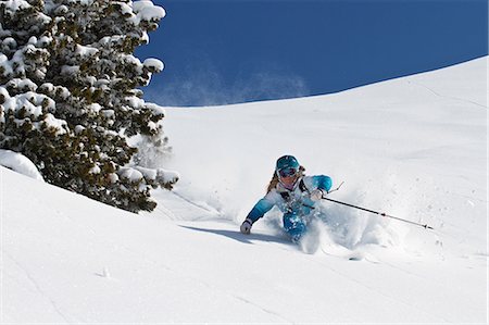 simsearch:649-07280230,k - Female skiing off-piste in Kuhtai, Austria Photographie de stock - Premium Libres de Droits, Code: 649-07280224