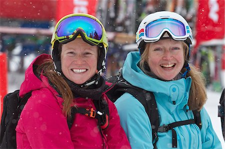 simsearch:649-07280230,k - Women on ski holiday in Kuhtai, Austria Photographie de stock - Premium Libres de Droits, Code: 649-07280229