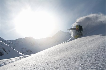 simsearch:614-08876215,k - Man skiing off piste in Kuhtai , Tirol, Austria Foto de stock - Sin royalties Premium, Código: 649-07280239