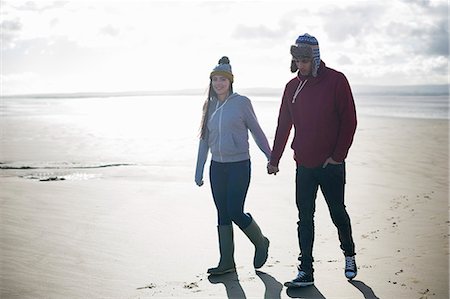 somerset - Young couple walking on beach, Brean Sands, Somerset, England Foto de stock - Sin royalties Premium, Código: 649-07281030