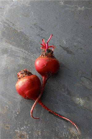 simsearch:649-07436468,k - Two radishes Photographie de stock - Premium Libres de Droits, Code: 649-07436467