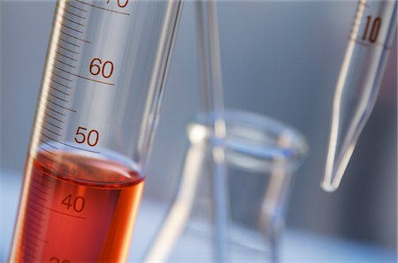 photographs of numbers - Chemical lab glassware: graduated cylinder, Erlenmeyer flask with stirring rod, pipette Stock Photo - Premium Royalty-Free, Code: 649-07436760