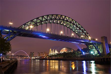foot bridge and nobody - View of tyne bridge at night, Newcastle upon Tyne, United Kingdom Stock Photo - Premium Royalty-Free, Code: 649-07437197