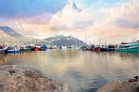 Picturesque view of boats, Hout Bay, Cape Town, South Africa Photographie de stock - Premium Libres de Droits, Code: 649-07437471