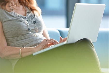 Businesswoman using laptop Stockbilder - Premium RF Lizenzfrei, Bildnummer: 649-07520055