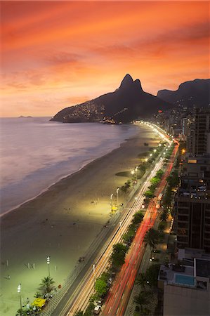 View of Ipanema beach at night,  Rio De Janeiro, Brazil Foto de stock - Sin royalties Premium, Código: 649-07521156