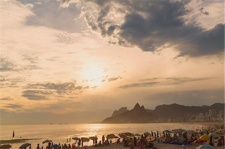 Holiday makers on beach at Ipenema, Rio De Janeiro, Brazil Stock Photo - Premium Royalty-Free, Code: 649-07521153